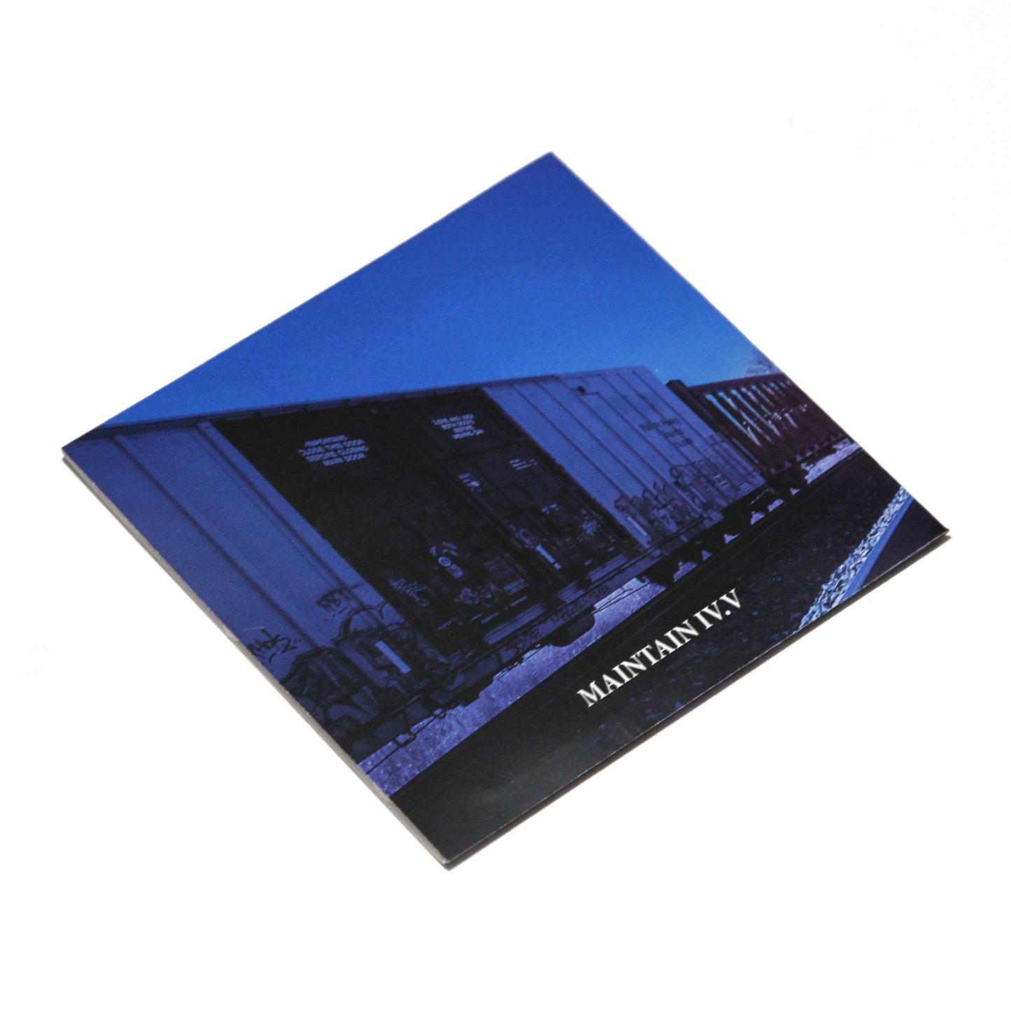 MAINTAIN - IV.V "DERAILED" Book & DVD