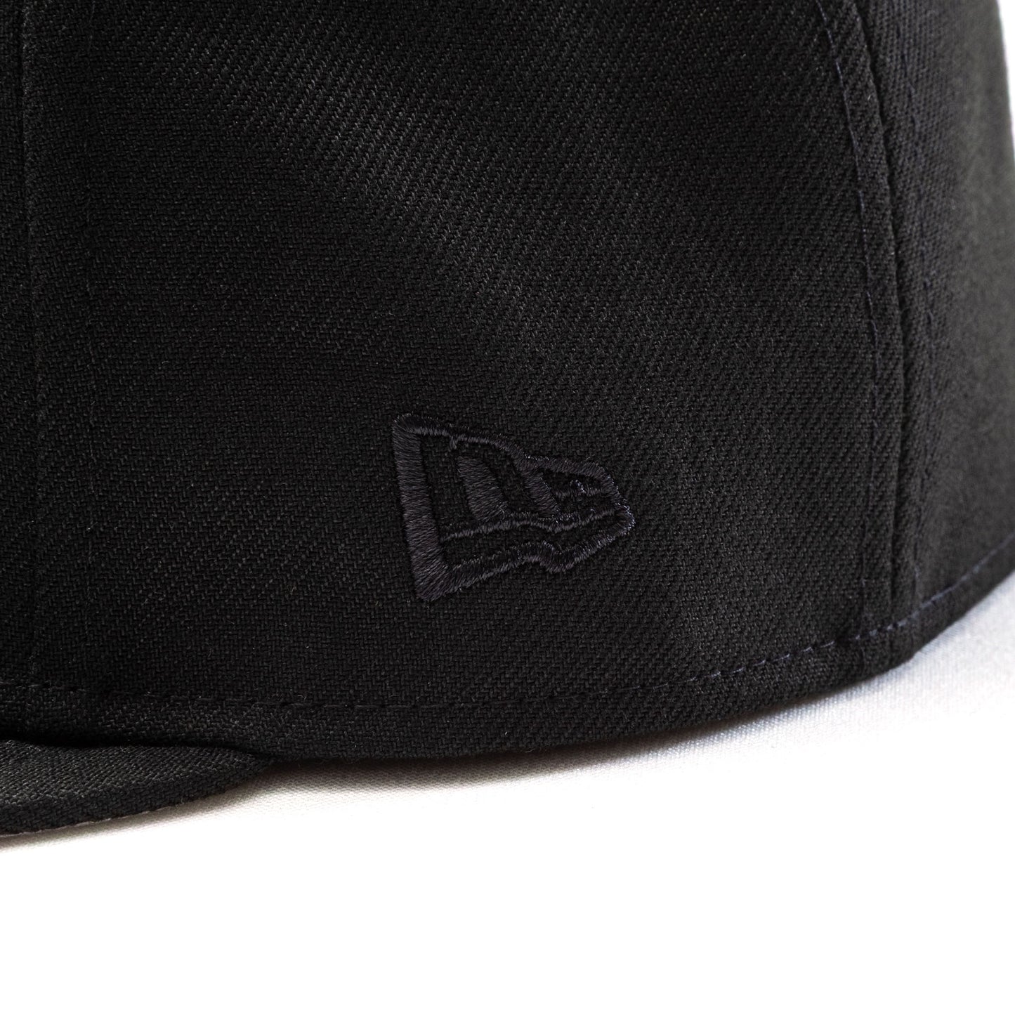 NEW ERA®︎ | MOTO-BUNKA - 59FIFTY Edwin De La Rosa Custom Cap/Black