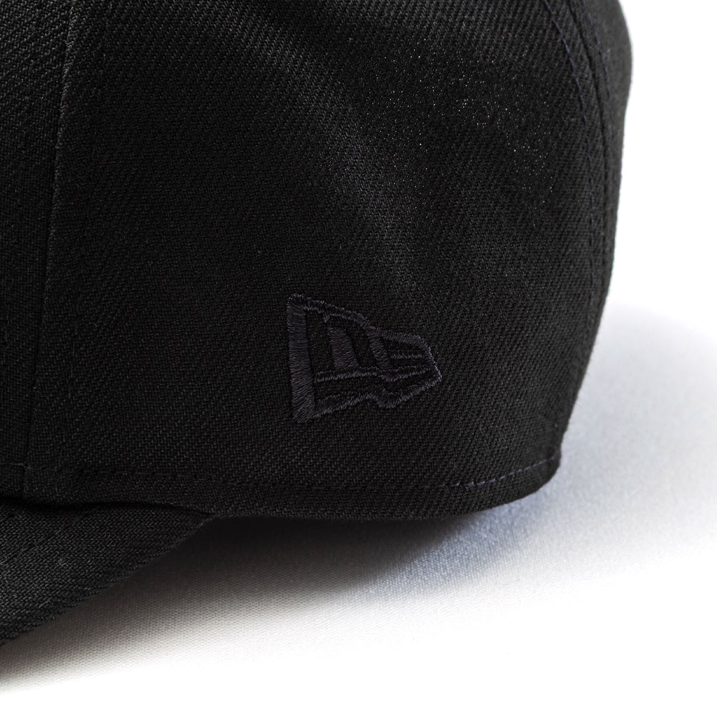 NEW ERA®︎ | MOTO-BUNKA - LP 9FIFTY SNAPBACK Edwin De La Rosa Custom Cap/Black