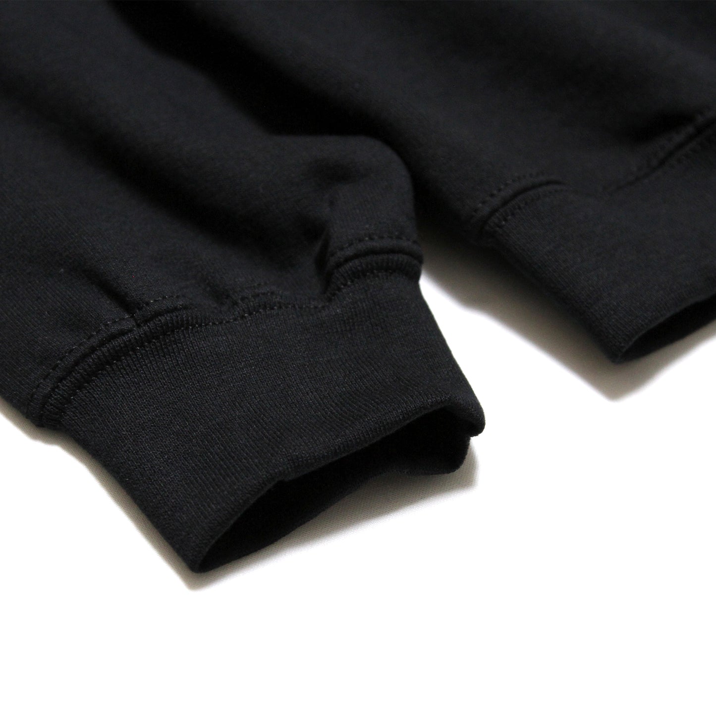 PEEP GAME - Badge Crewneck Sweatshirt/Black